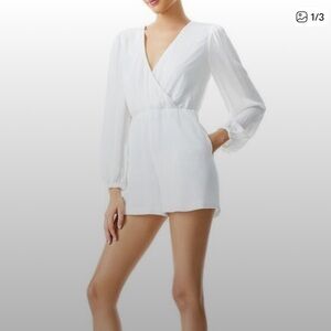 NWT Alice + Olivia Off White Long Sleeve Romper, size 4, plunge neckline